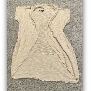 Thin short sleeved cardigan